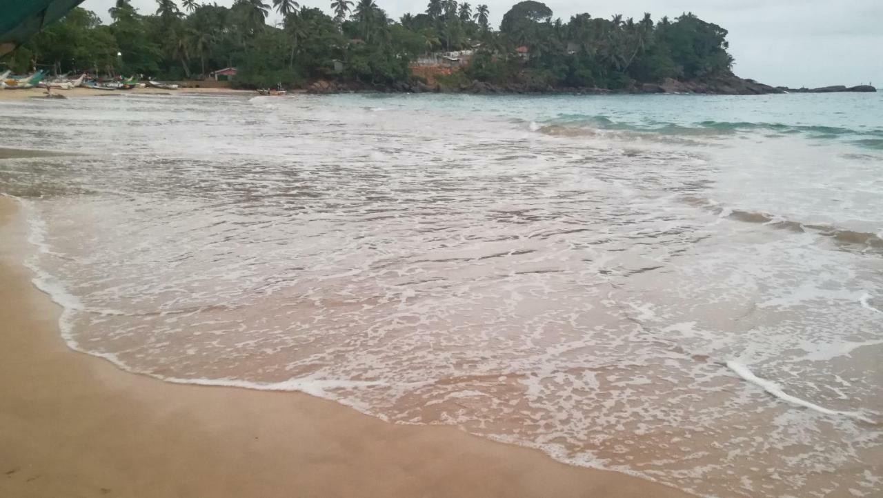 Kiralawella Beach Inn Matara Exterior photo